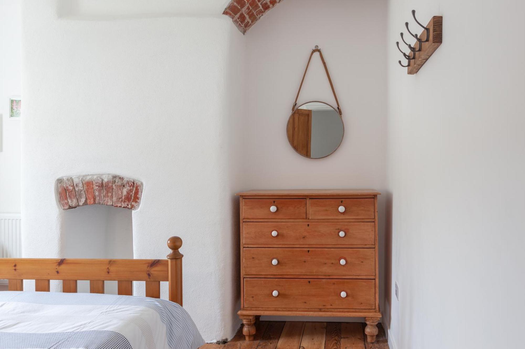 Cosy Beachside Cottage Bigbury Room photo
