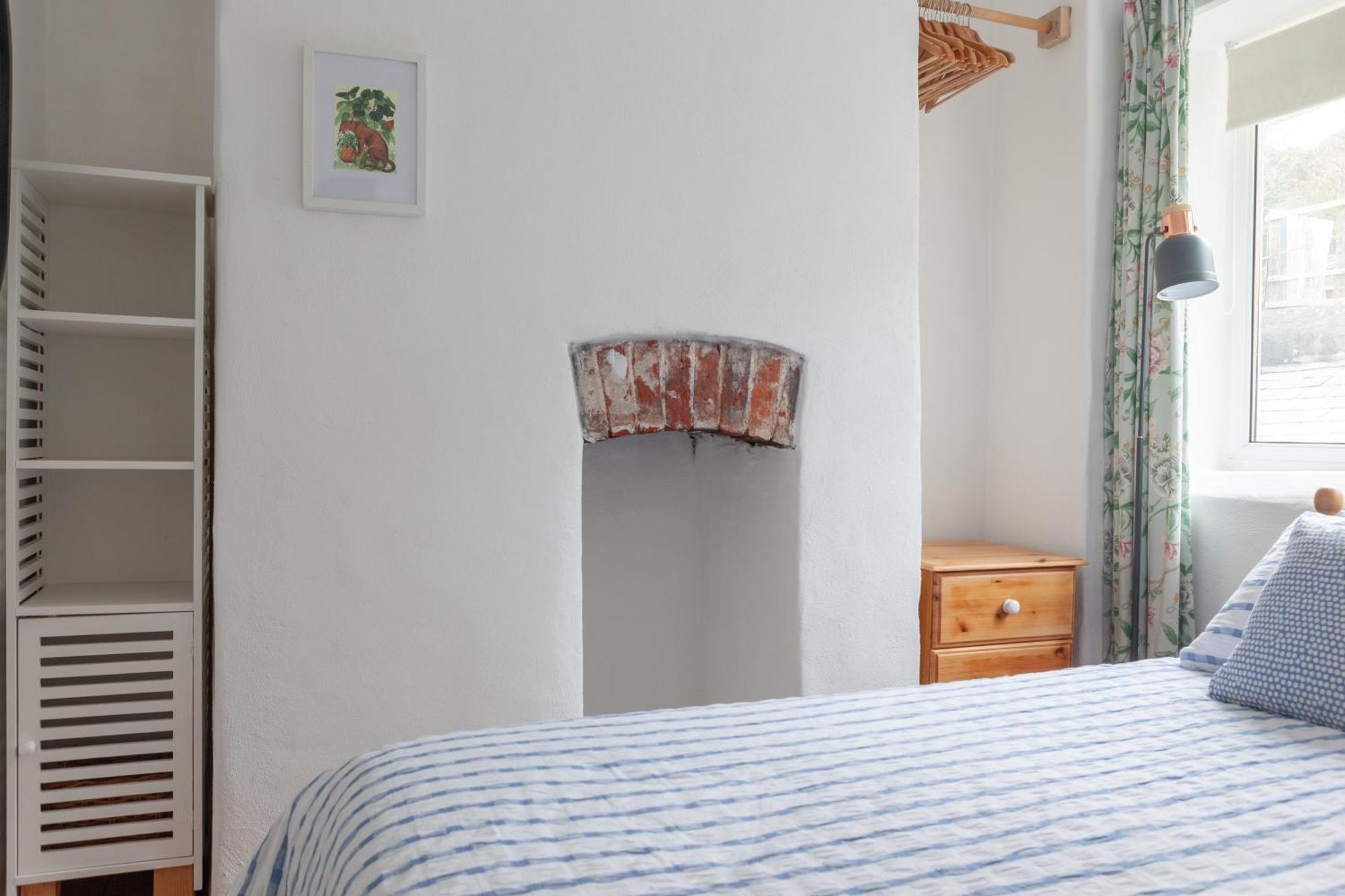 Cosy Beachside Cottage Bigbury Room photo
