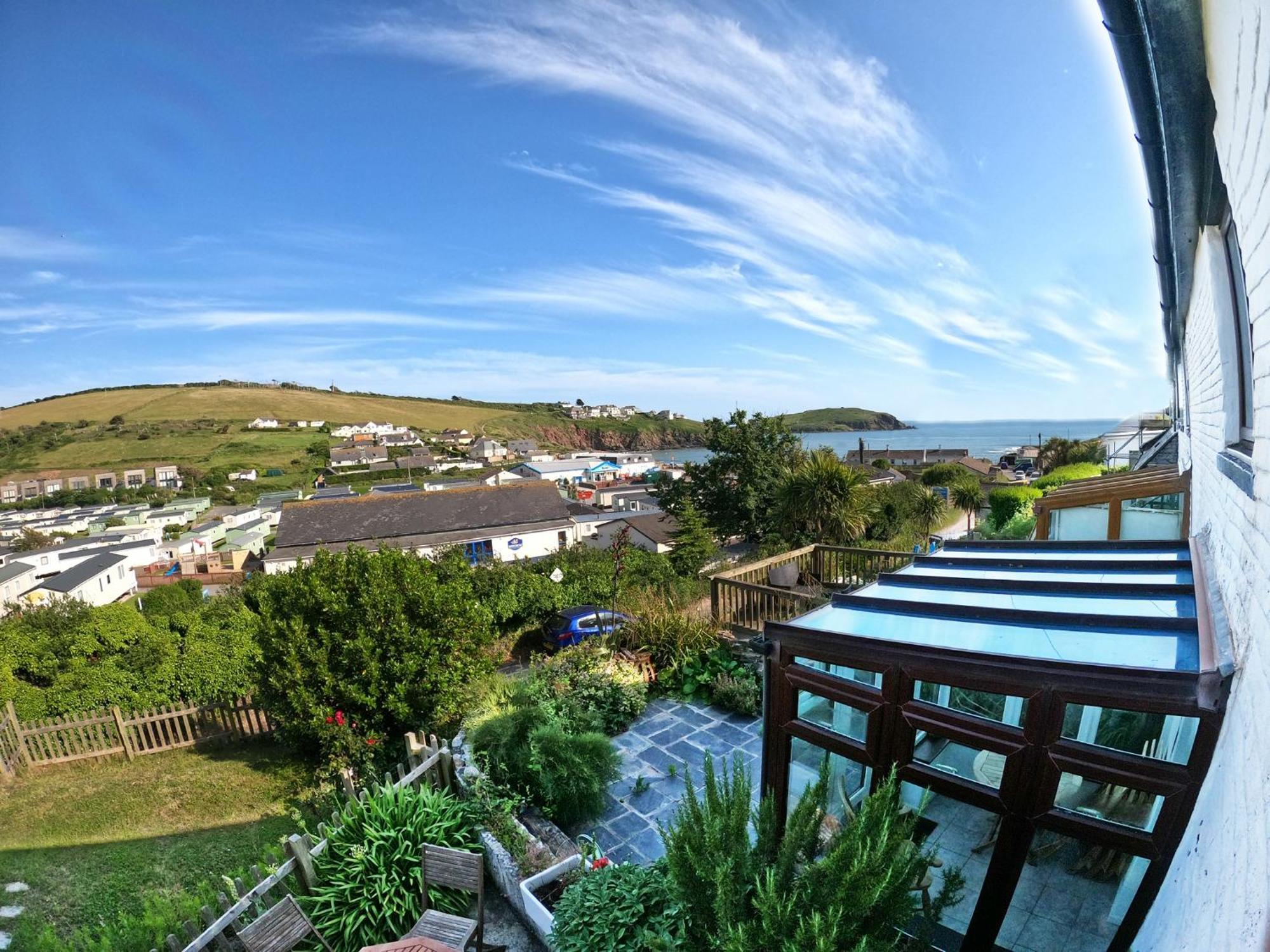 Cosy Beachside Cottage Bigbury Exterior photo